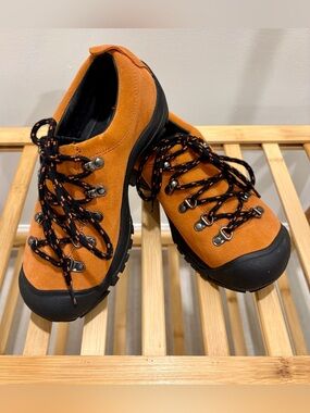 Keen Orange Suede Hiking-Style Lace-Up Shoes size 5.5